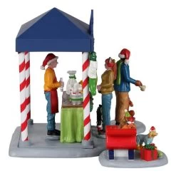 Lemax - Santa Claws & Paws 7 Lemax - Santa Claws & Paws -Lemax 463606 Lemax Santa Claws Paws right 04448.1676997997